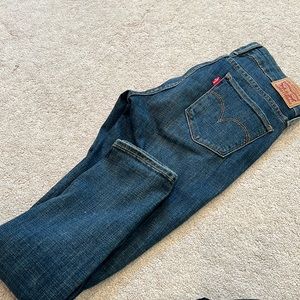 Women’s Levi’s 711 skinny jeans size 27